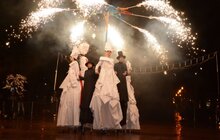 Фото 11: Відкриття Чемпіонату світу з шахів серед жінок завершила вулична вистава від театру «Воскресіння»