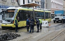 Фото 2: На вул. І. Франка, 21 аварійний витік: на час робіт цю ділянку перекриють для руху транспорту