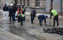 Фото 6: На вул. І. Франка, 21 аварійний витік: на час робіт цю ділянку перекриють для руху транспорту