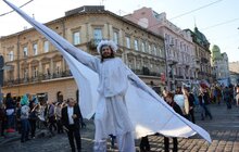 Фото 26: Карнавальною ходою у Львові розпочався «Золотий Лев на вулиці – 2017»