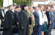 Фото 3: Сьогодні, у День Державного Прапора  України, національний стяг замайорів над могилами новітніх Героїв