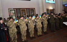 Фото 6: З нагоди 100-річчя бою під Крутами львів’яни підтримали загальноукраїнський флешмоб з виконання маршу «Героям Крут»