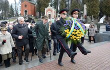 Фото 6: У Львові на Личаківському кладовищі вшанували пам’ять учасників бою під Крутами