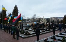 Фото 13: У Львові на Личаківському кладовищі вшанували пам’ять учасників бою під Крутами