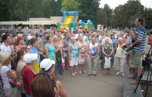 Фото 7: Львівські активісти передали мешканцям Слов’янська 400 українських книг