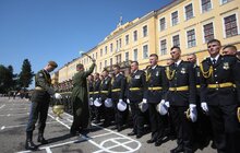 Фото 27: Вітаючи випускників Академії сухопутних військ, Андрій Садовий запропонував вже впровадити стандарти НАТО в Україні