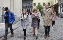 Фото 4: Міський голова Львова разом з юними «посадовцями» оглянув будівництво Молодіжного центру