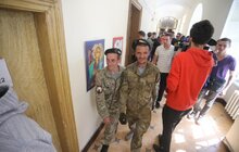 Фото 31: Невідомі особи виламали двері до міської ратуші та ввірвались всередину