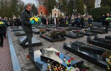 Фото 3: На Личаківському кладовищі з нагоди Дня Гідності та Свободи вшанували новітніх Героїв