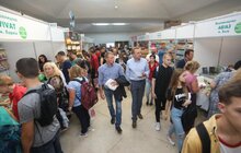Фото 11: На 25 Book Forum мер Львова придбав більше двох десятків книжок, однак відвідає ярмарок ще завтра