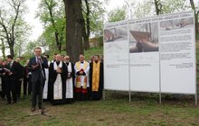 Фото 9: На «Губернаторських валах» заклали пам’ятну капсулу з нагоди початку спорудження пам’ятника-меморіалу Героям Небесної Сотні