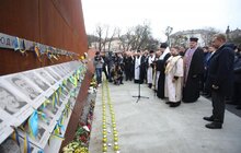 Фото 5: День Гідності та Свободи: на Меморіалі пам’яті Героїв Небесної Сотні запалили лампадки