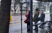 Фото 3: Вночі вандали розбили 4 нові зупинки у Залізничному районі, районна адміністрація звернулась у поліцію