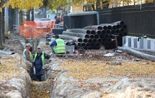 Фото 4: Реконструкція вул. С. Бандери: підрядник проводить заміну колектора
