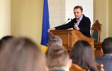 Фото 7: Міський голова Львова Андрій Садовий урочисто вручив стажувальникам програми «Перший кар’єрний крок» дипломи за результатами їх стажувань у міській раді