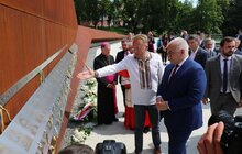 Фото 7: Кардинал з Ватикану й віце-прем'єр Польщі вшанували пам’ять Героїв Небесної Сотні на Меморіалі у Львові