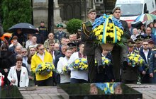 Фото 1: На Личаківському цвинтарі вшанували пам’ять новітніх Героїв з нагоди Дня Незалежності 