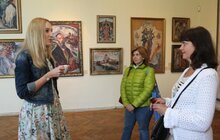Фото 1: Усі охочі малювали пейзаж «Собор Св. Юра під захід сонця» О. Новаківського на День міста