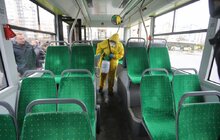 Фото 2: Громадський транспорт Львова дезінфікують