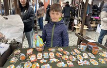 Фото 1: Шеврони, прикраси, делікатеси з м'яса та смажене морозиво: сьогодні у Львові стартував ветеранський ярмарок (відео)