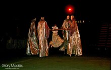 Фото 24: Відкриття фестивалю «Золотий лев» вуличною виставою «Вишневий сад» за п'єсою А. П. Чехова