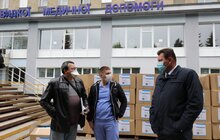 Фото 25: Благодійники передали 4 000 комплектів засобів захисту для медиків лікарні швидкої допомоги