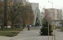 Фото 21: На Сихові завершують роботи з облаштування нового громадського простору