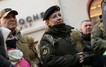 Фото 23: Напередодні Різдва у Львові встановили Різдвяного Дідуха