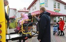 Фото 5: Місто придбало спеціалізований автобус для перевезення дітей з особливими потребами центру «Джерело»