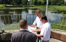 Фото 1: Озеро на вул. Симоненка перетворять на відпочинкову зону