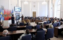 Фото 2: У мерії Львова зустрілися вже з понад 400 родинами полеглих, щоб обговорити ескіз Меморіалу Героїв України