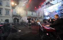 Фото 4: Мер Львова подякував Оксані Мусі за концерт до Дня міста