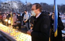 Фото 12: У Львові в пам’ять про Небесну Сотню у небо запустили світлові промені