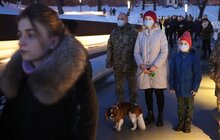 Фото 13: У Львові в пам’ять про Небесну Сотню у небо запустили світлові промені