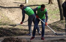 Фото 5: Сьогодні Львів прибирають в рамках акції «З нами місто розквітає»