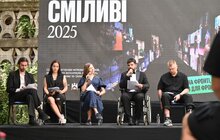 Фото 5: Театр НЕЗЛАМНИХ представив п’єсу «Сам на сам» під час церемонії вручення нагороди “СМІЛИВІ”