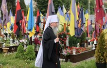 Фото 2: Митрополит Епіфаній сьогодні у Львові вшанував пам’ять полеглих Героїв (відео)