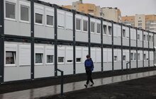 Фото 3: Представники Польщі і Великої Британії відвідали найбільше модульне містечко у Львові, яке звели за кошти цих країн