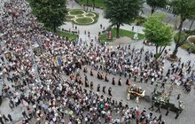 Фото 53: У Львові тисячі вірян попрощались з Блаженнішим Любомиром Гузаром