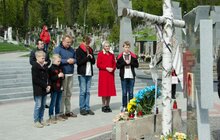 Фото 12: У Великодню неділю у Львові спільно помолились за загиблих воїнів АТО