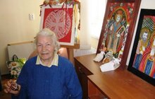 Фото 5: Львів’яни літнього віку розмальовували писанки