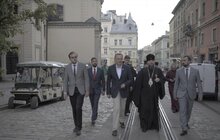 Фото 3: Блаженніший Епіфаній залишив запис у Книзі почесних гостей Львова