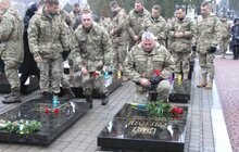 Фото 4: З нагоди Дня Збройних Сил України у Львові на Личакові вшанували новітніх Героїв