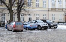 Фото 10: У Львові закликають водіїв не паркувати автомобілі у не відведених для цього місцях