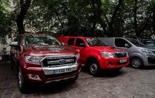 Фото 3: У Львові британські волонтери передали чергову партію автомобілів для Сил оборони та гуманітарних потреб