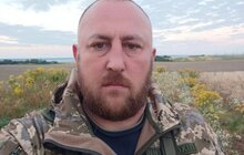 Фото 1: У Львові стартувала осіння акція «Подаруй місту дерево»: на честь полеглого захисника висадили дуб