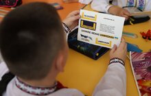 Фото 1: У Львові перший урок у школі провів військовослужбовець, що втратив ногу на війні (відео)