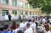 Фото 2: Перший урок у школах Львова проводили ветерани, волонтери та громадські активісти (відео)