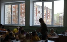 Фото 7: За шкільні парти повернулися учні ліцею, що найбільше постраждав від російських ракет (відео)