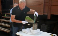 Фото 2: У Львові під час демонтажу колишнього Пагорба Слави знайшли «капсулу часу»: що там було (відео)
